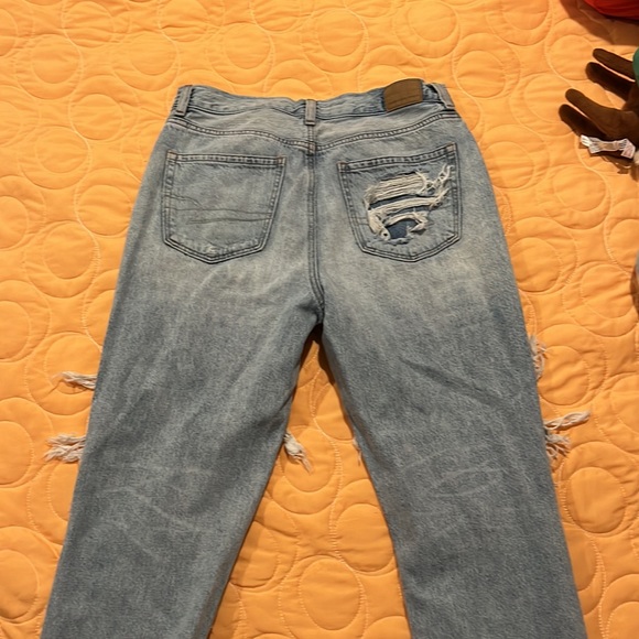 American Eagle ripped mom jeans - Picture 2 of 3
